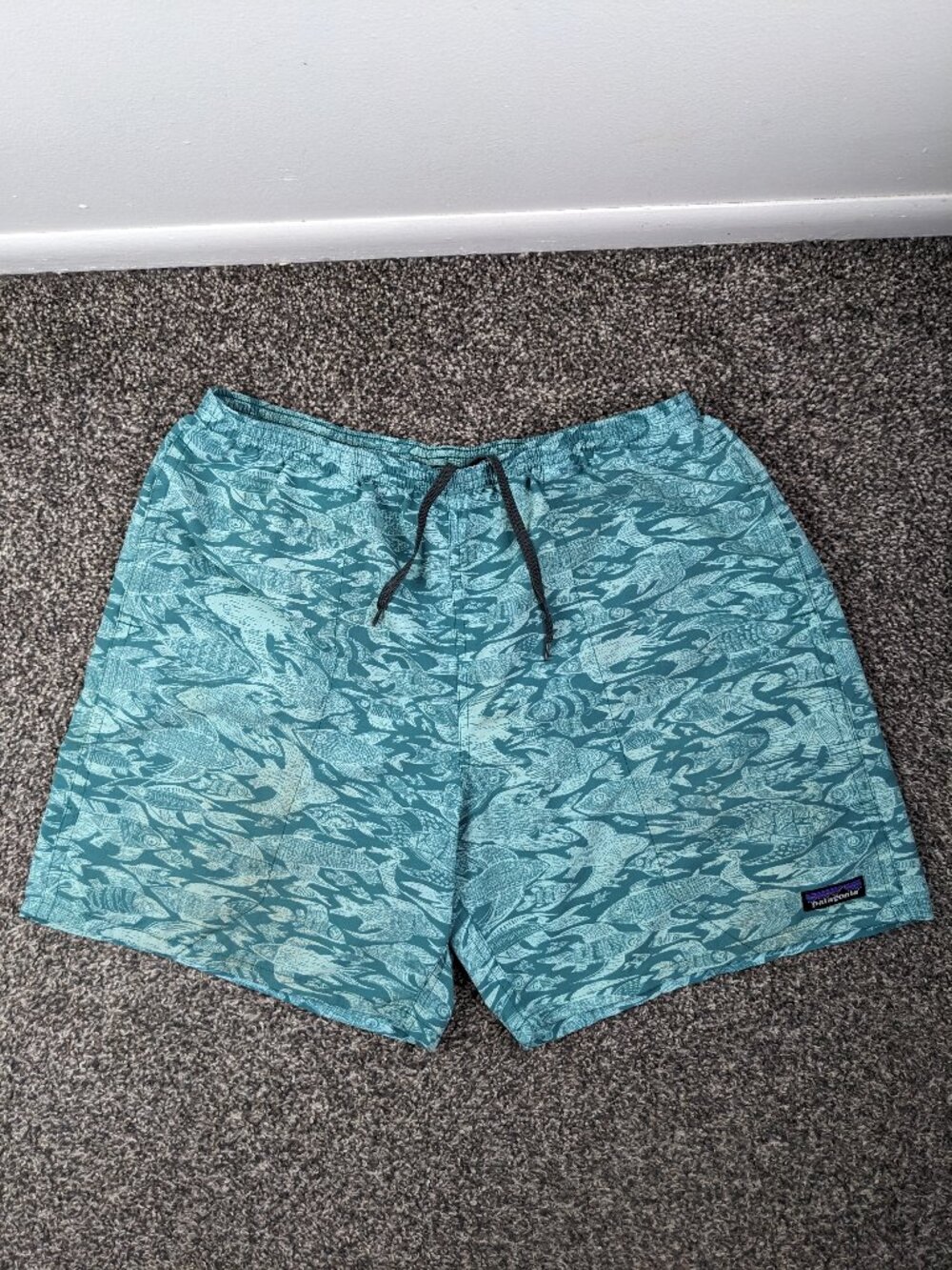 Patagonia Swim Trunks Baggies 7" AOP Fish Print Blue Linerless Shorts Mens Large
